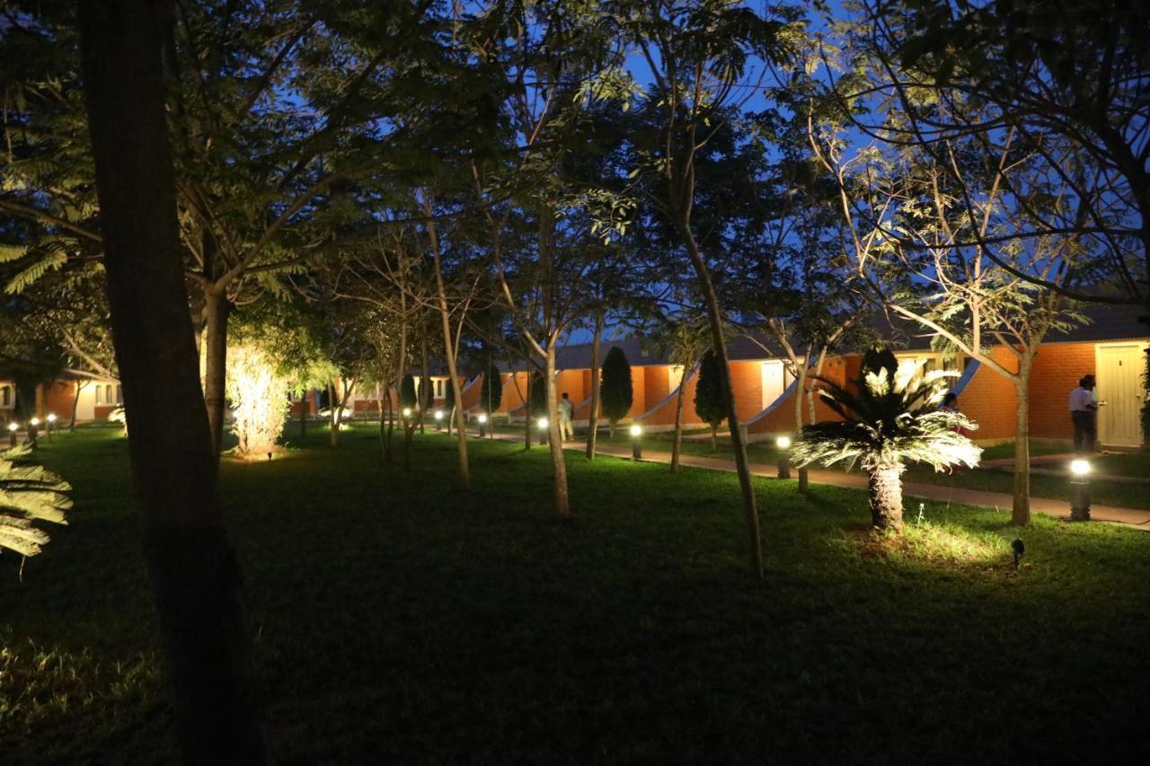 Celebrity Resort Chennai Tambaram Kültér fotó