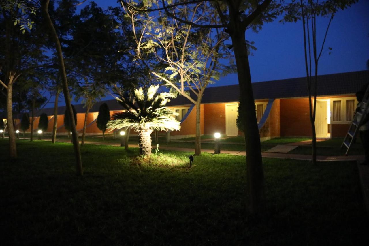 Celebrity Resort Chennai Tambaram Kültér fotó