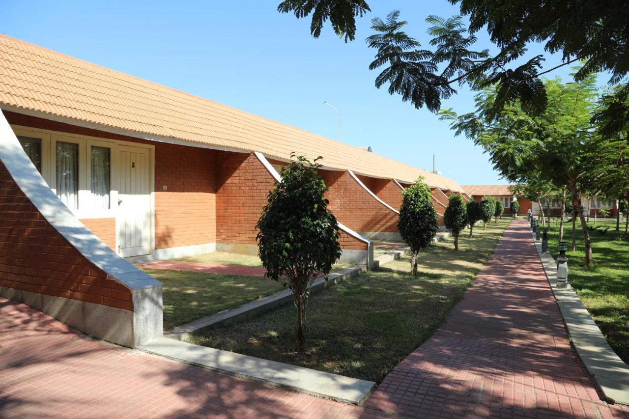 Celebrity Resort Chennai Tambaram Kültér fotó